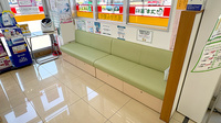 スギ薬局　和泉和田店の待合スペース