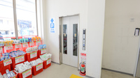 スギ薬局　宇治店のエレベーター