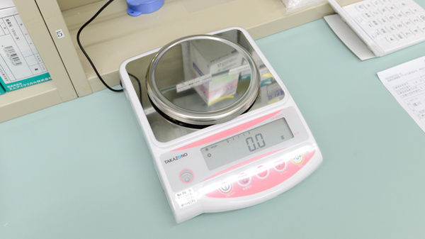 スギ薬局　宇治店の調剤器具