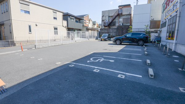 スギ薬局　宇治店の駐車場