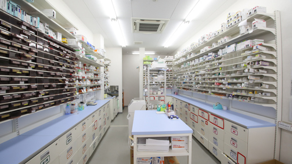 スギ薬局　本宿店の調剤室