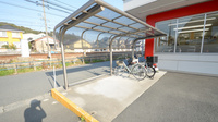 スギ薬局　御油駅前店の駐輪場
