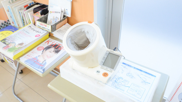 スギ薬局　御油駅前店の血圧計