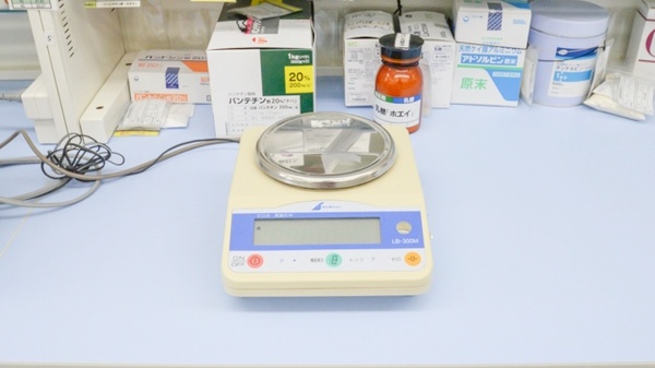 スギ薬局　御油駅前店の調剤器具
