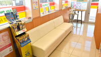 スギ薬局　浜松飯田店の待合スペース