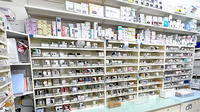 スギ薬局　東香里店の薬棚