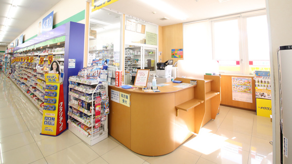 スギ薬局　稲枝店の受付/カウンター