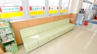 スギ薬局　常滑インター店の待合スペース
