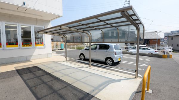 スギ薬局　常滑インター店の駐輪場