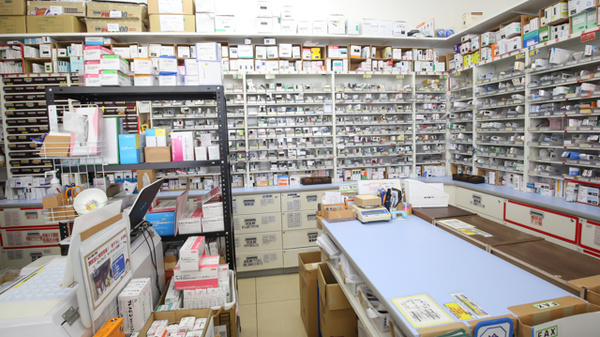 スギ薬局　近江八幡店の調剤室