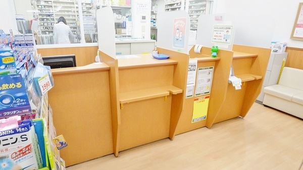 スギ薬局　小阪駅東店の受付/カウンター