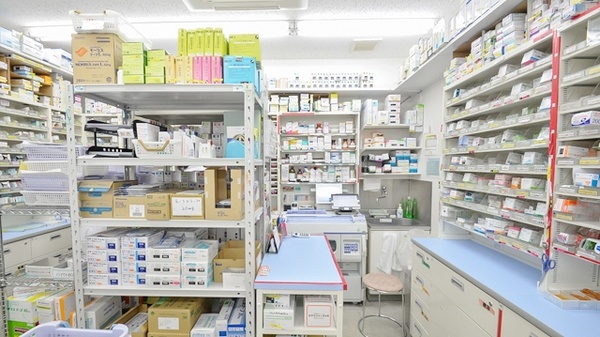 スギ薬局　小阪駅東店の調剤室