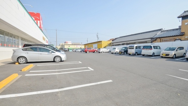スギ薬局　刈谷松栄店の駐車場