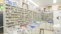 スギ薬局　八幡駅前店の薬棚