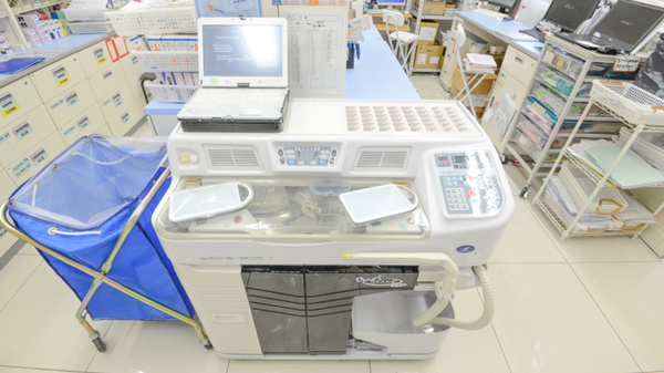 スギ薬局　八幡駅前店の調剤器具