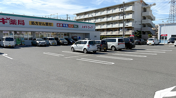 スギ薬局　堺東雲店の駐車場