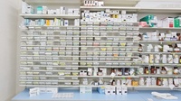 スギ薬局　熊味店の薬棚