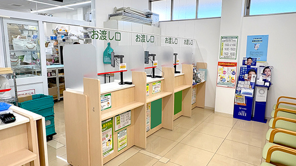 スギ薬局　上桂山田口店の受付/カウンター