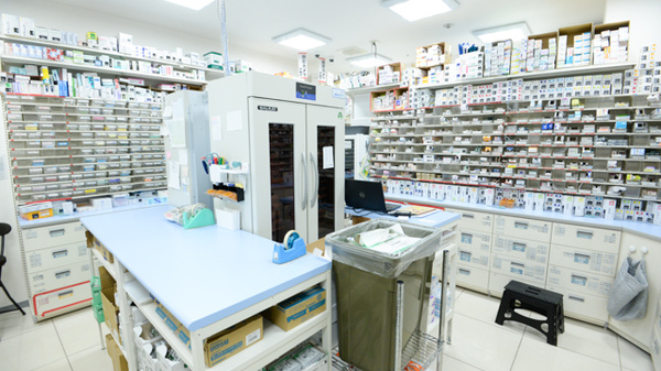 スギ薬局　阪神尼崎駅前店の調剤室