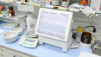 スギ薬局　内海店の調剤器具