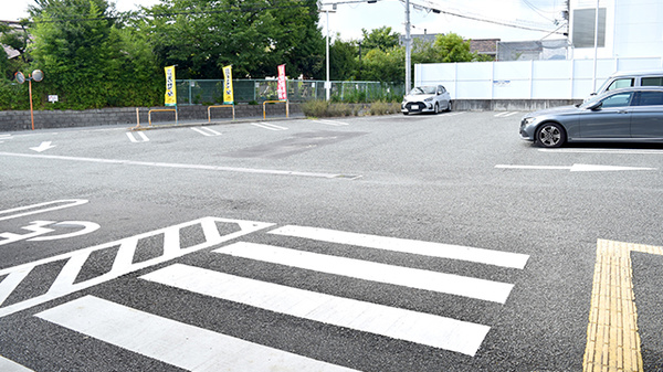 スギ薬局　西緑丘店の駐車場