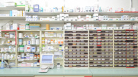 スギ薬局　土岐店の薬棚