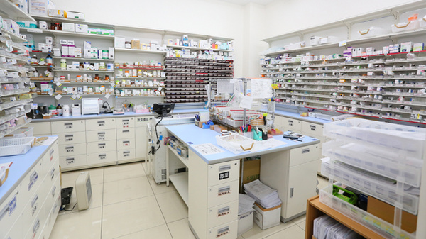 スギ薬局　石山店の調剤室