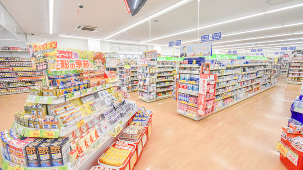 スギ薬局　長岡天神店の内観
