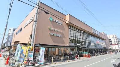 スギ薬局　伊丹店の外観