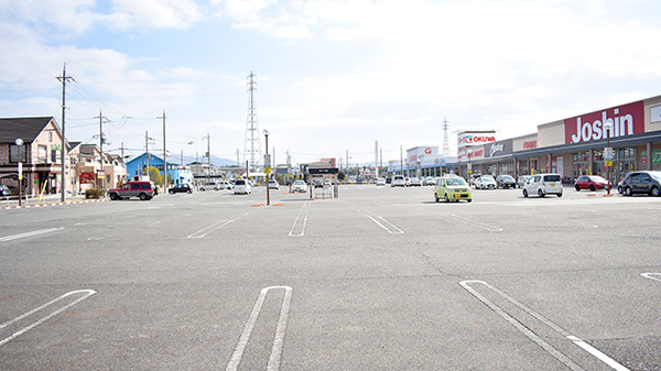 スギ薬局　橿原真菅店の駐車場