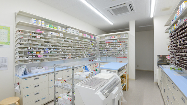 スギ薬局　愛西藤浪店の調剤室