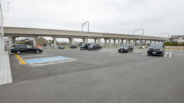 スギ薬局　愛西藤浪店の駐車場