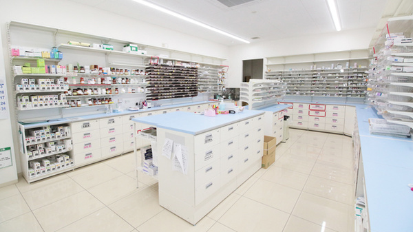 スギ薬局　東大友店の調剤室
