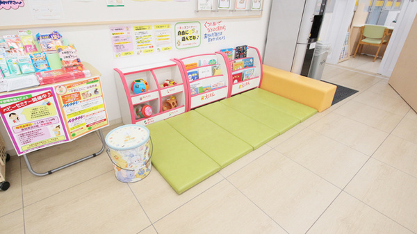 スギ薬局　東大友店のキッズ用設備
