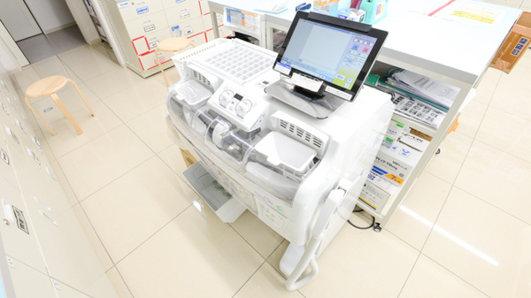 スギ薬局　宇治徳洲会病院前店の調剤器具