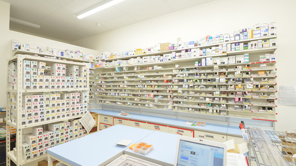 スギ薬局　岐阜駅西店の調剤室