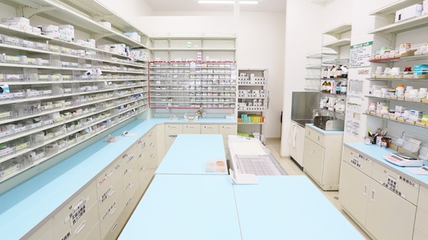 スギ薬局　南塚口店の調剤室