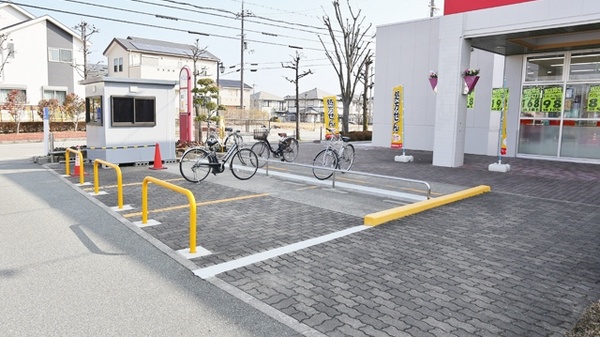 スギ薬局　三田富士が丘店の駐輪場