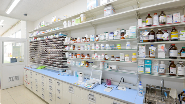 スギ薬局　常滑北店の薬棚