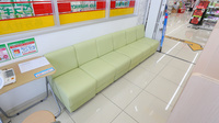 スギ薬局　富田林若松店の待合スペース