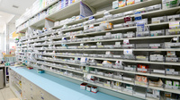 スギ薬局　北花田店の薬棚