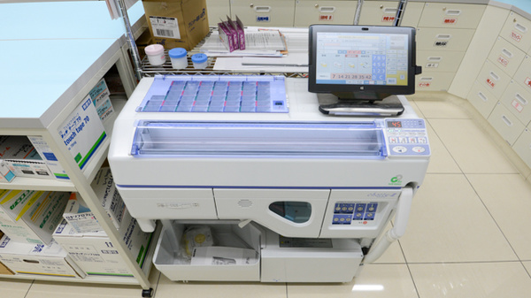 スギ薬局　北花田店の調剤器具