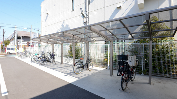 スギ薬局　北花田店の駐輪場