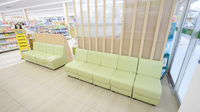 スギ薬局　有楽店の待合スペース