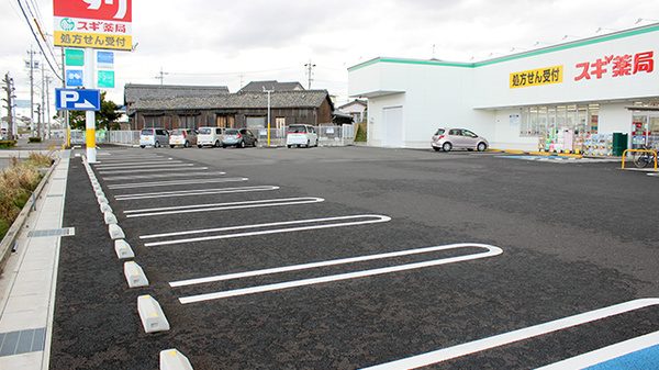 スギ薬局　碧南坂口店の駐車場