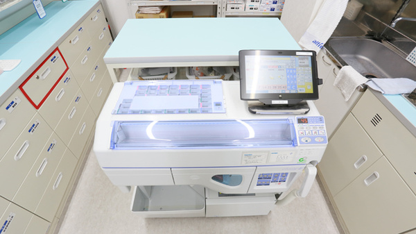スギ薬局　学園前南店の調剤器具