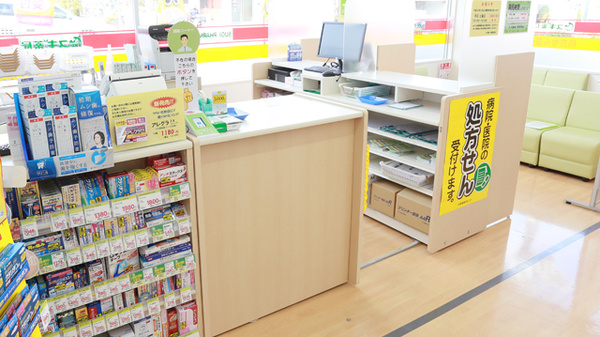 スギ薬局　学園前南店の受付/カウンター