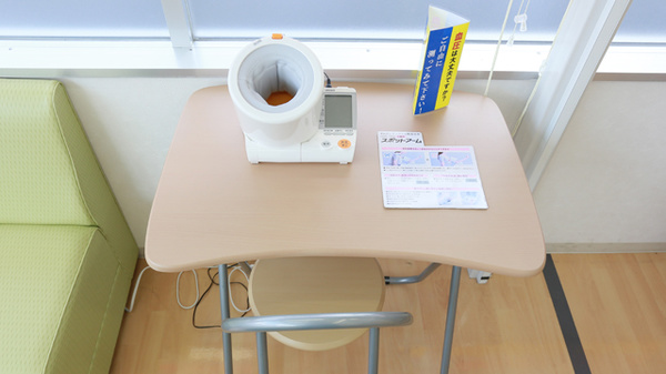 スギ薬局　学園前南店の血圧計