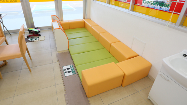 スギ薬局　和泉小田店のキッズ用設備