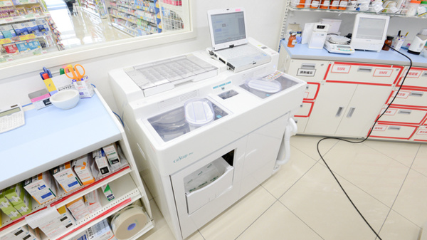 スギ薬局　森岡店の調剤器具